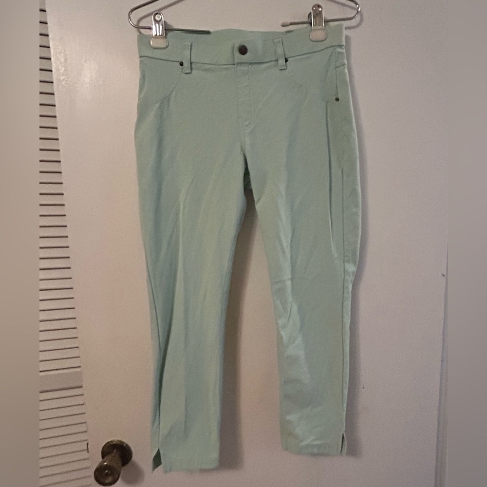 HUE Mint Green Cropped Skinny Capris - Picture 4 of 7